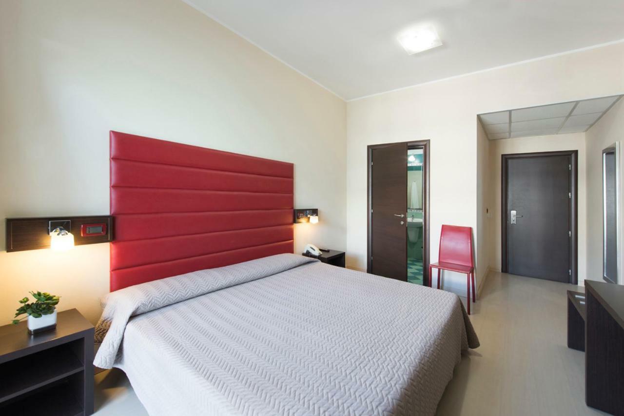 Superior Double or Twin Room,779483988:JPEG